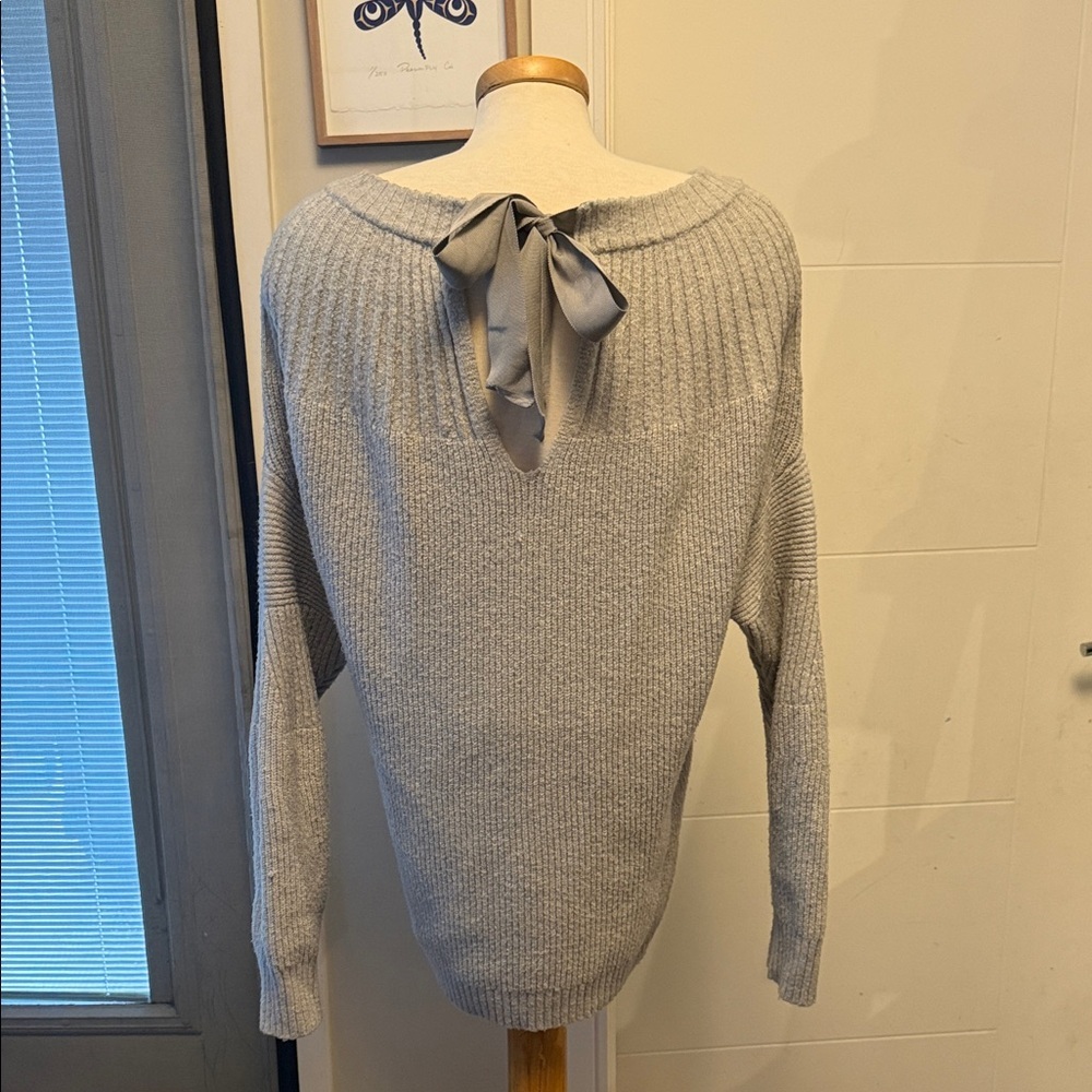 Hinge oversized Women's Sweater with Bow Detail